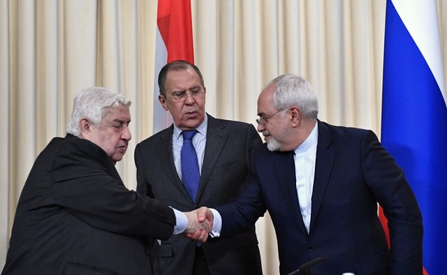 وزير الخارجية الإيرانية مع نظيره الروسي والسوري 